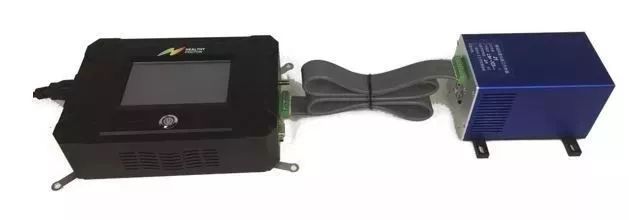  連接QC750驅(qū)動器及量子級聯(lián)激光發(fā)射頭